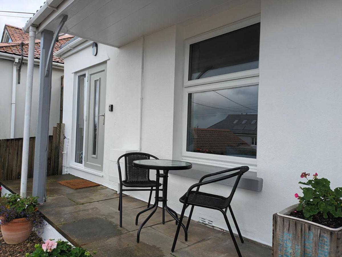 Contemporary One Bed Studio. Sea Views And Parking Westward Ho!  Eksteriør billede